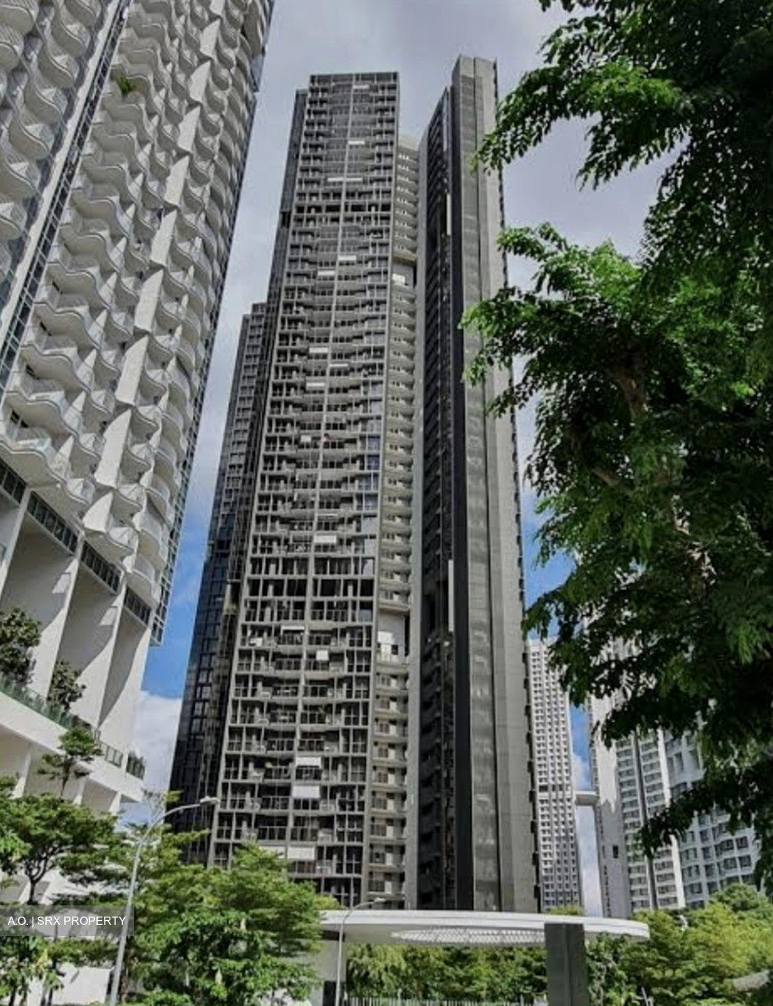 Commonwealth Towers (D3), Condominium #450115171